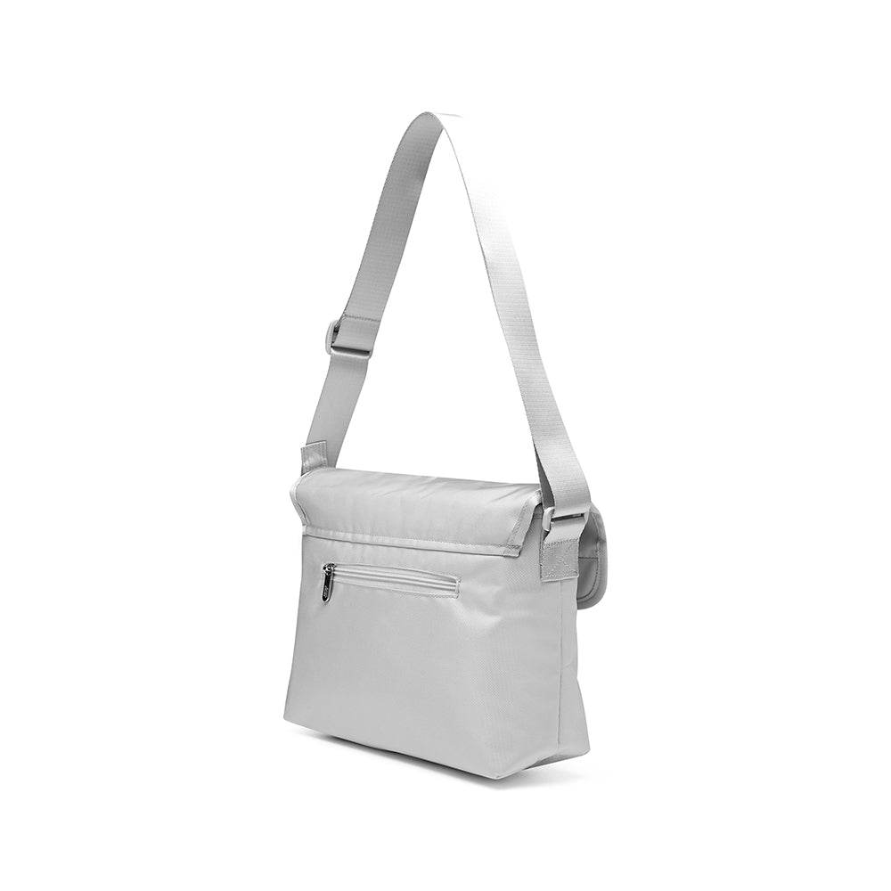 S Color: Shoulder Bag