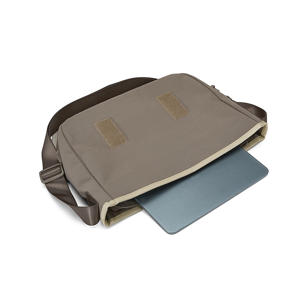 Sport Utility: Shoulder Bag